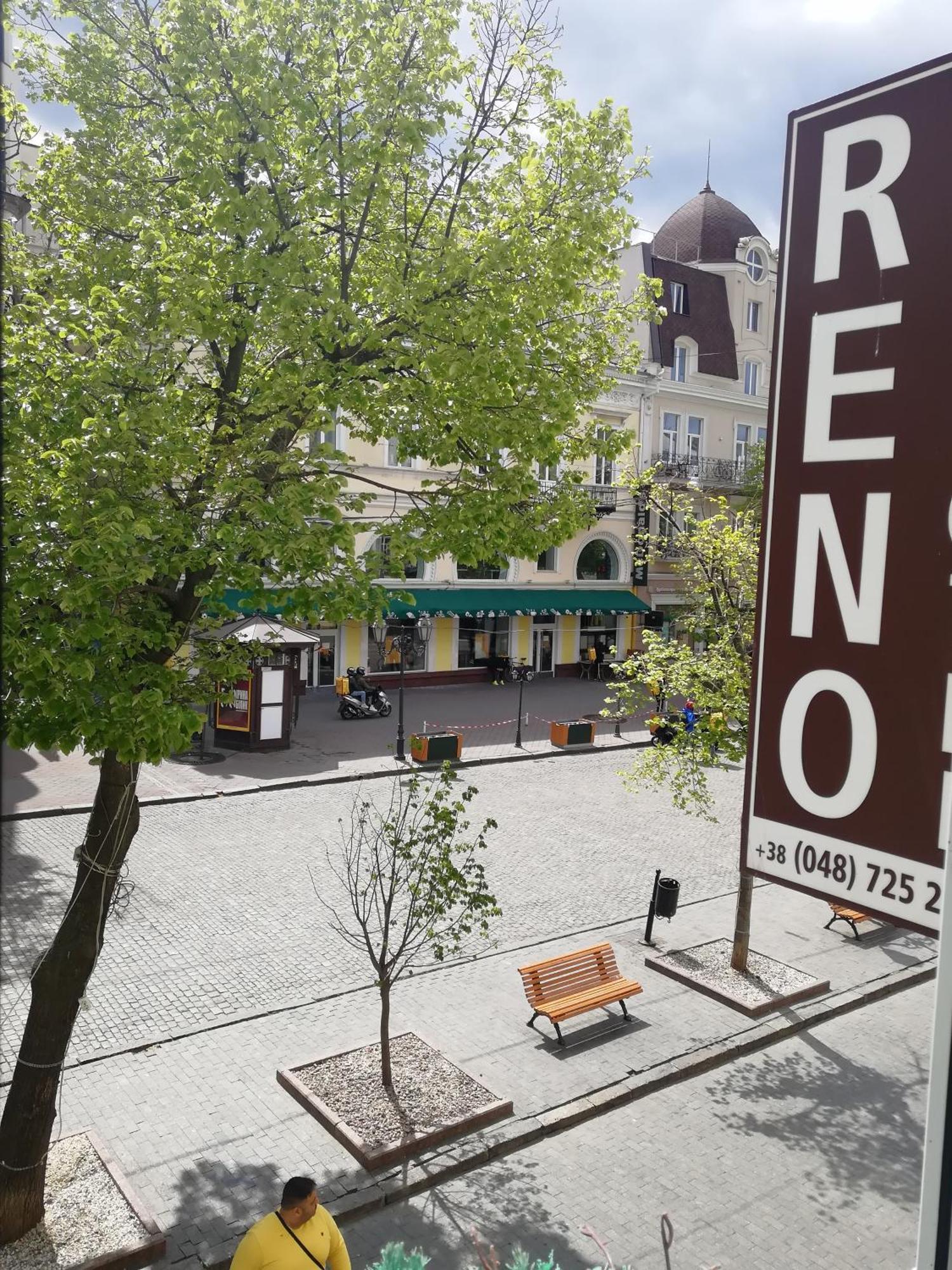 Hotel Reno On Deribasovskaya โอเดสซา ภายนอก รูปภาพ