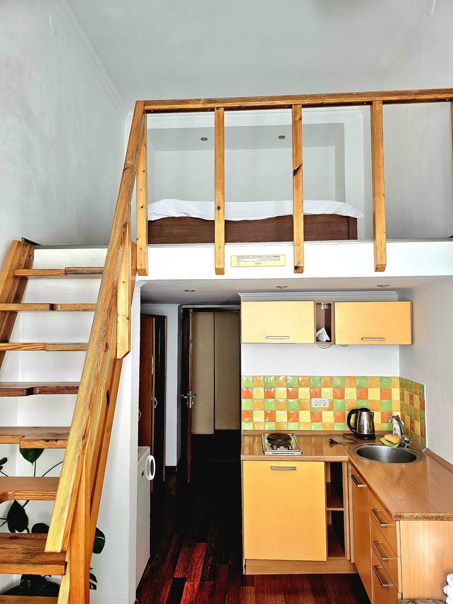 Hotel Reno On Deribasovskaya โอเดสซา ภายนอก รูปภาพ