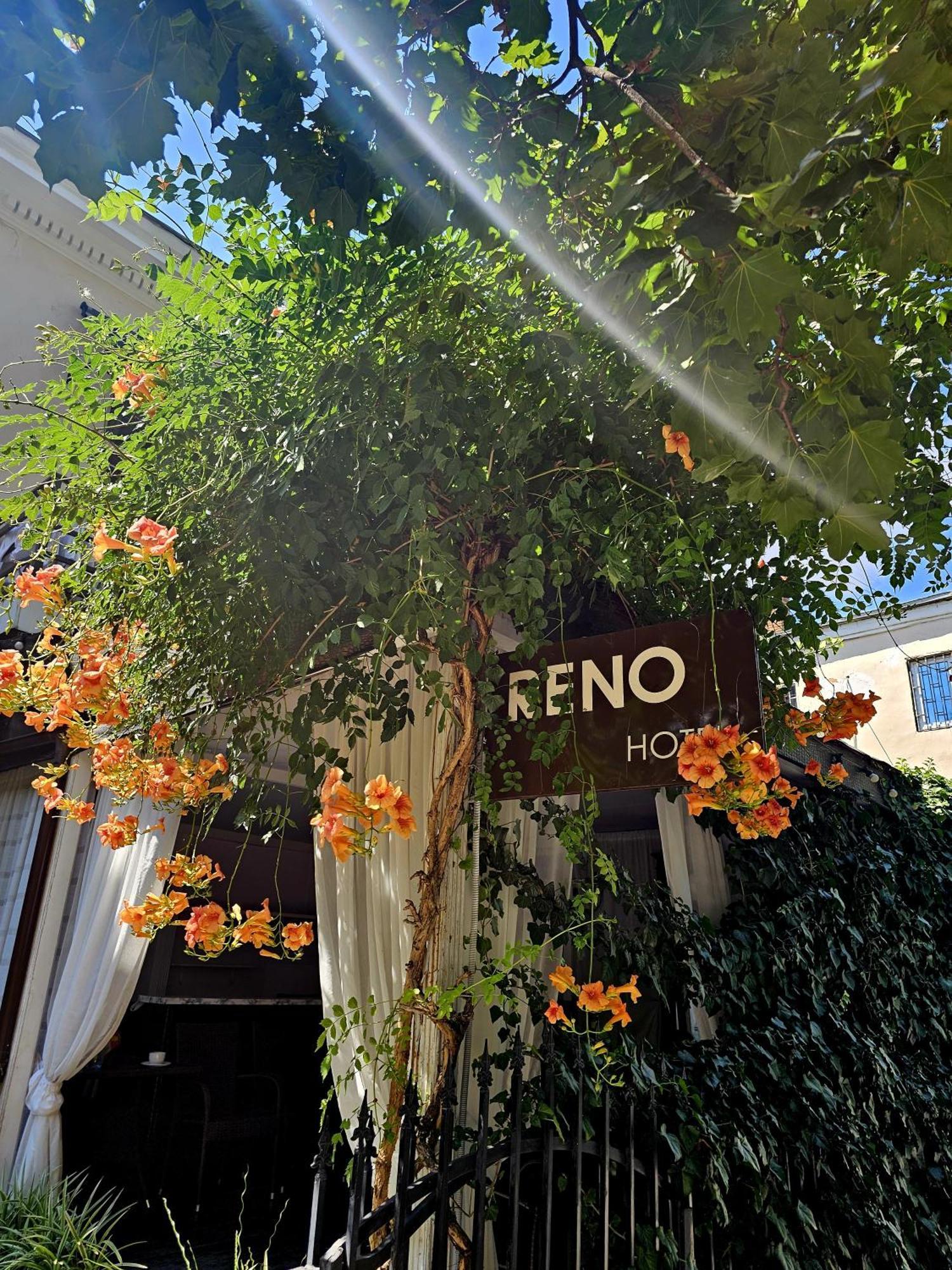 Hotel Reno On Deribasovskaya โอเดสซา ภายนอก รูปภาพ